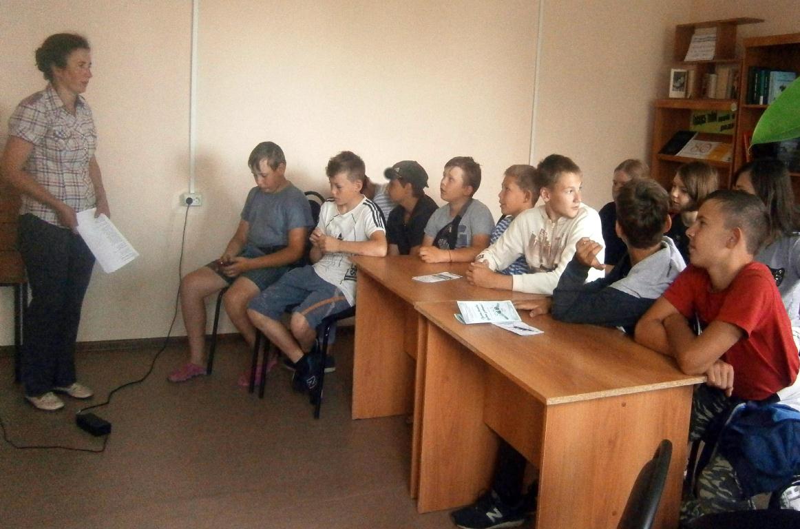 В библиотеке с. Богородское Мокшанского района проведен перекресток мнений «Предупрежден - значит спасен».