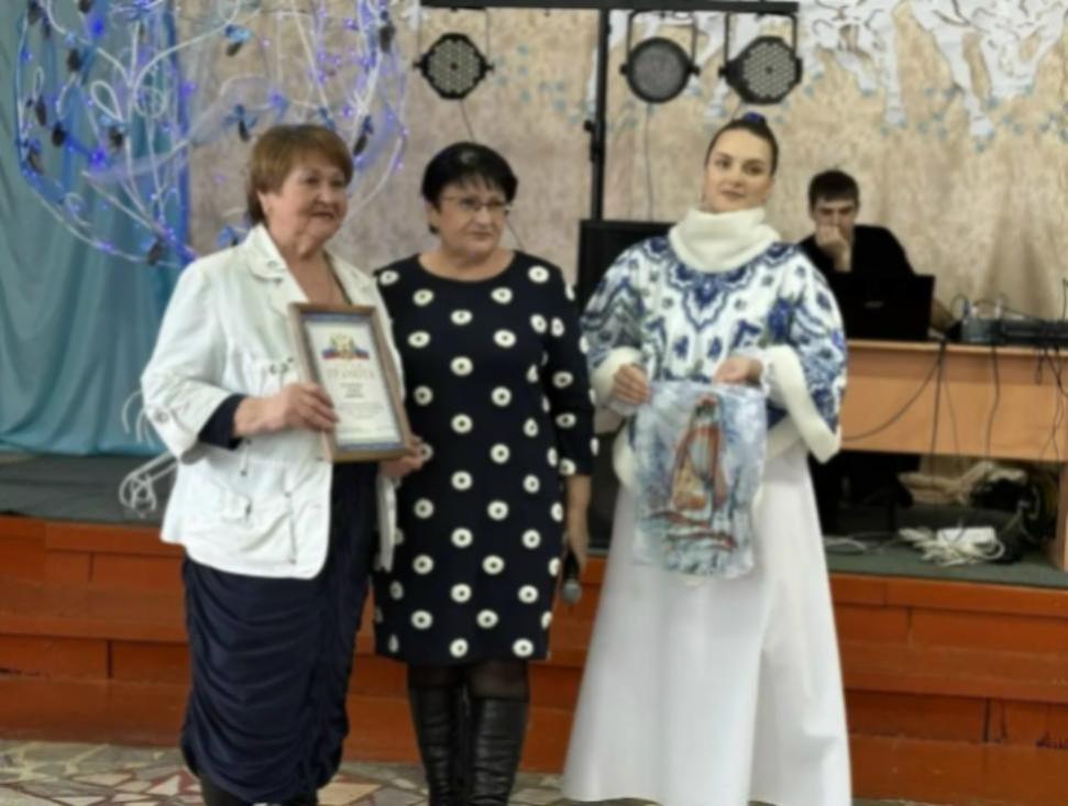 В районном Доме культуры прошел бал-маскарад «Чудеса там, где в них верят!»