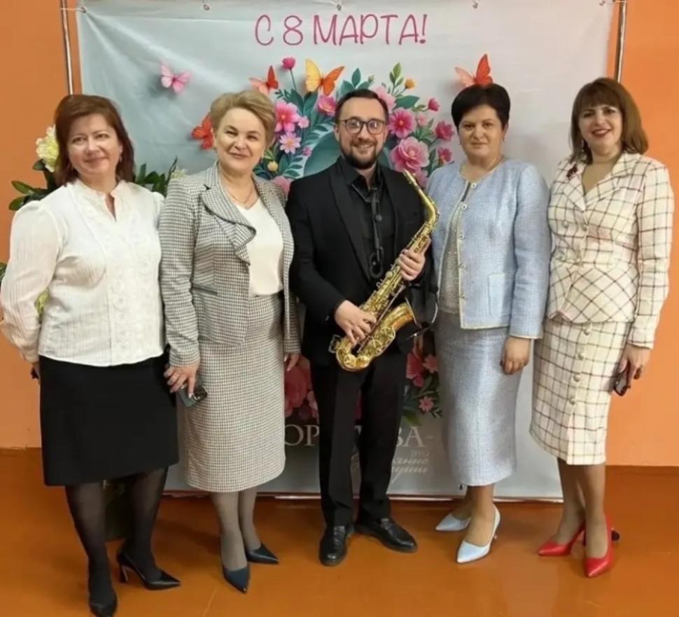 В преддверии Международного женского дня в районном Доме культуры прошел праздничный концерт