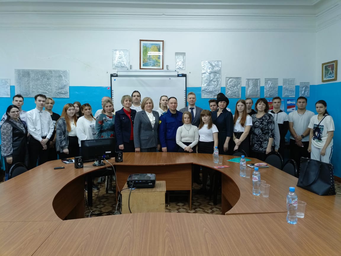 В рамках празднования Всероссийского дня правовой помощи детям в ГАПОУ ПО многопрофильном техникуме "Мокшанский интернат" состоялся круглый стол, на тему "Права и социальные гарантии инвалидов, сирот и членов, малообеспеченных и многодетных семей. Защита В рамках празднования Всероссийского дня правовой помощи детям в ГАПОУ ПО многопрофильном техникуме "Мокшанский интернат" состоялся круглый стол, на тему "Права и социальные гарантии инвалидов, сирот и членов, малообеспеченных и многодетных семей. Защита