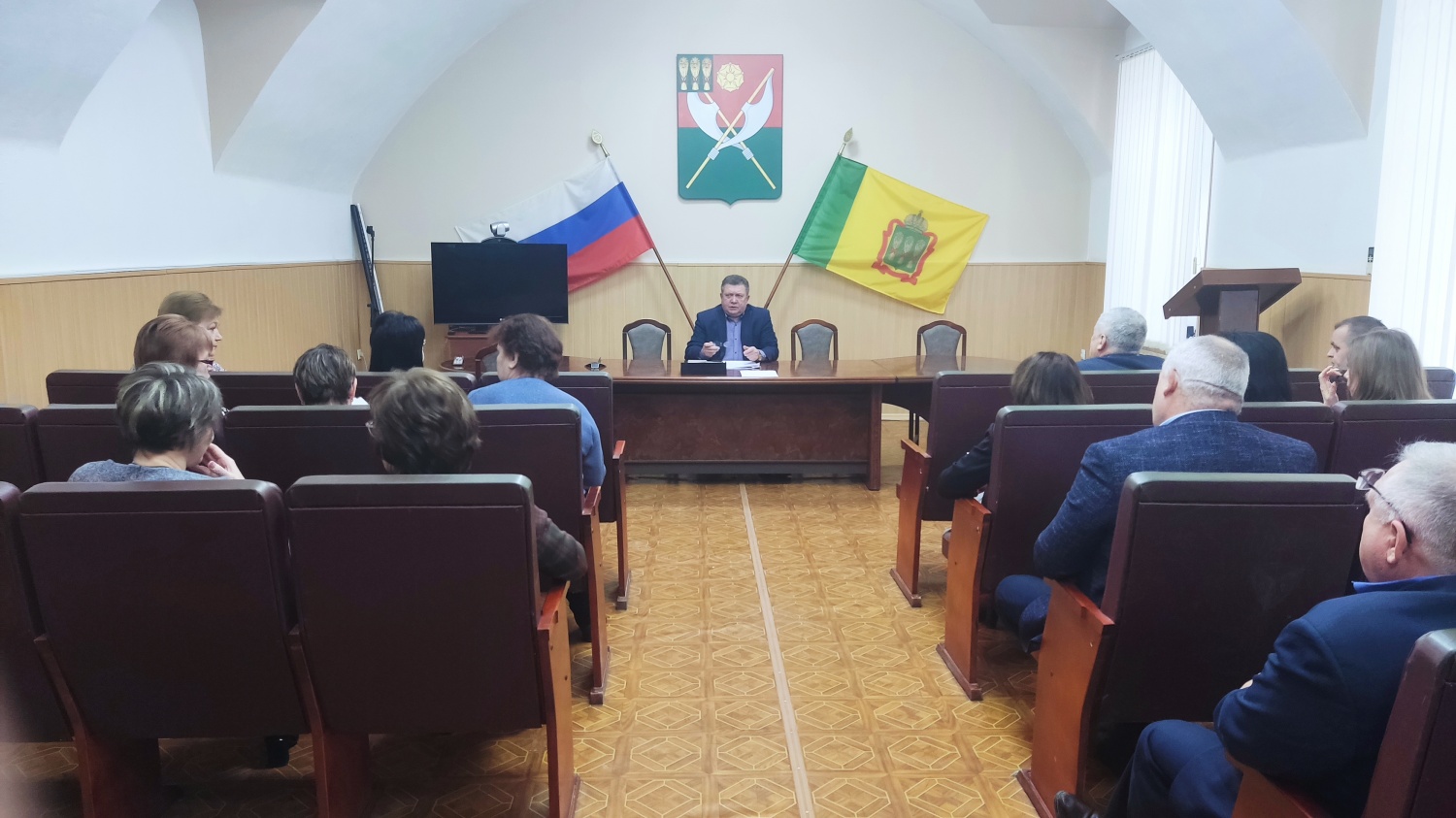 Глава Мокшанского района Н.Н.Тихомиров провел еженедельное оперативное совещание Глава Мокшанского района Н.Н.Тихомиров провел еженедельное оперативное совещание
