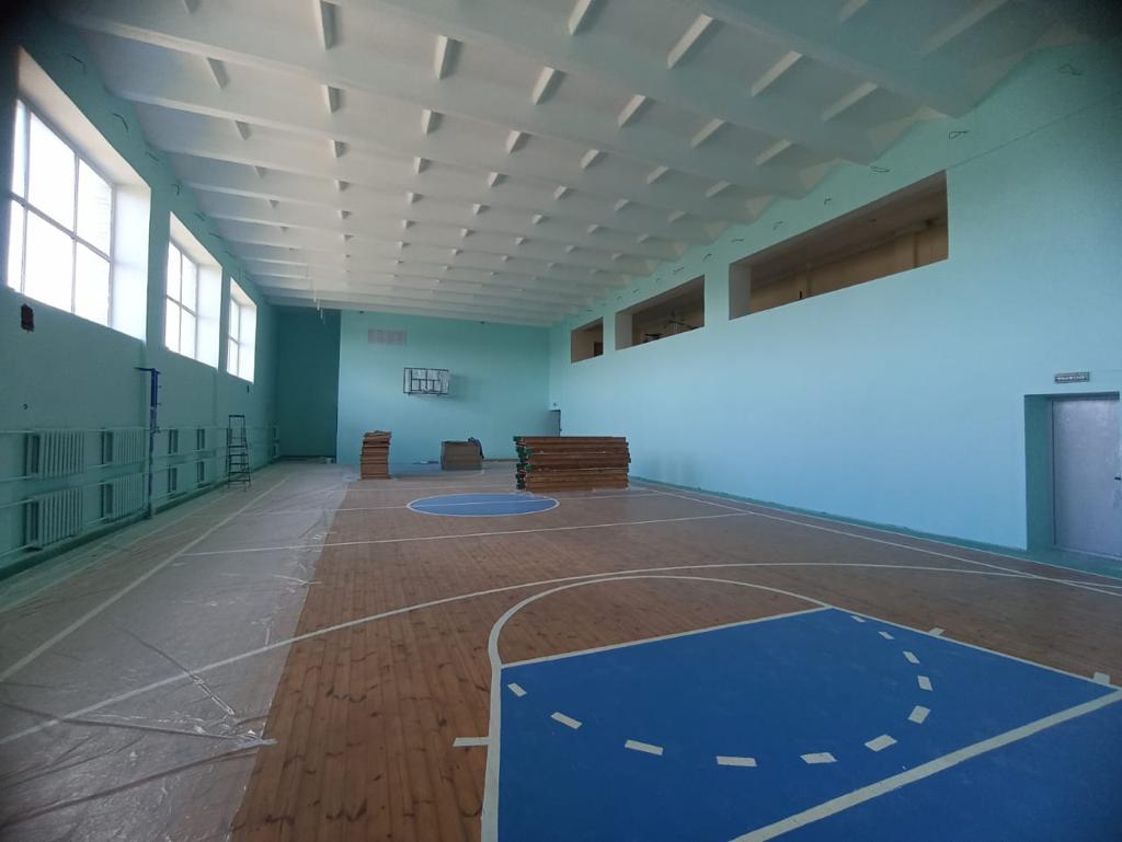 Продолжаются работы по капитальному ремонту спортивного зала МБОУ СОШ N1 р.п.Мокшан, которые ведутся в рамках национального приоритетного проекта «Образование». Продолжаются работы по капитальному ремонту спортивного зала МБОУ СОШ N1 р.п.Мокшан, которые ведутся в рамках национального приоритетного проекта «Образование».