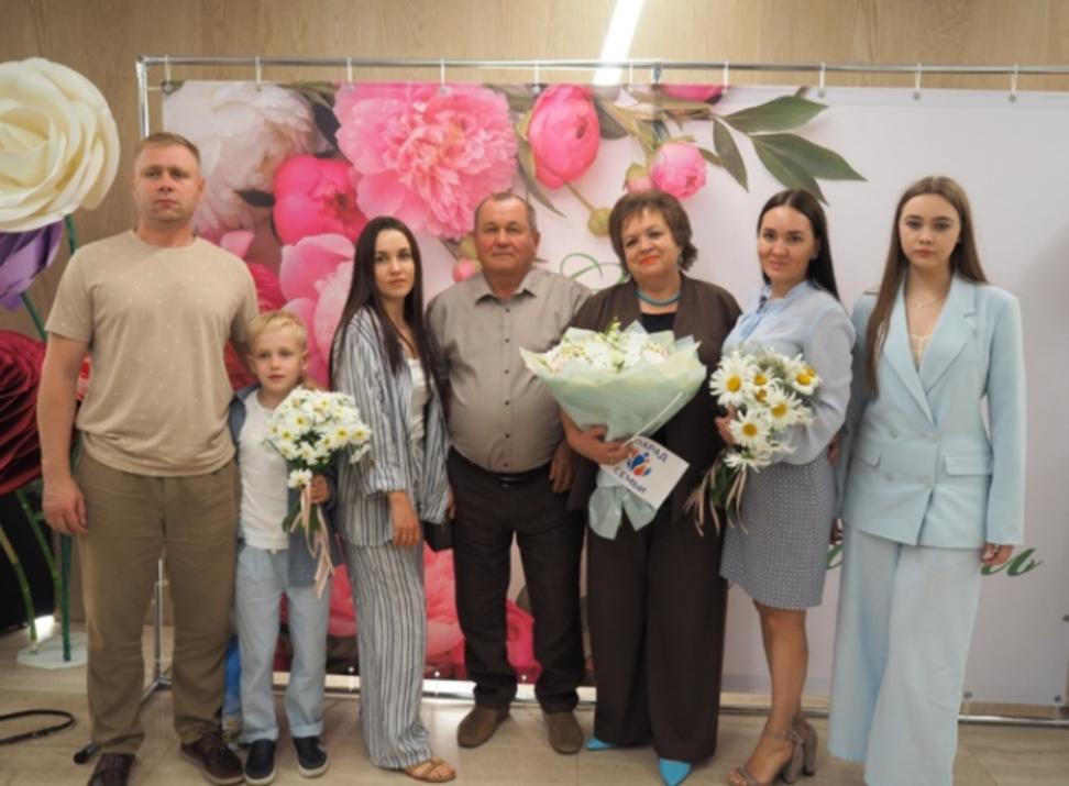 Семья Мокшанского района награждена почетными медалями