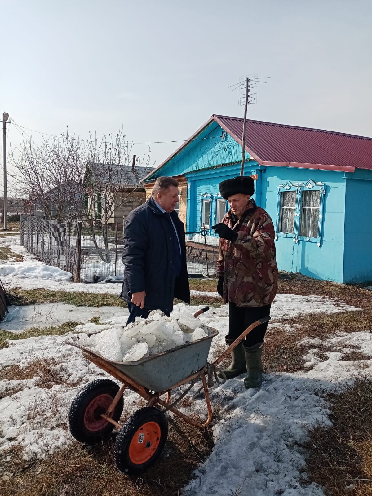 16 марта 2023 года глава Мокшанского района Н.Н.Тихомиров провел встречу с населением по ул.Короба села Долгоруково Чернозерского сельсовета. 16 марта 2023 года глава Мокшанского района Н.Н.Тихомиров провел встречу с населением по ул.Короба села Долгоруково Чернозерского сельсовета.