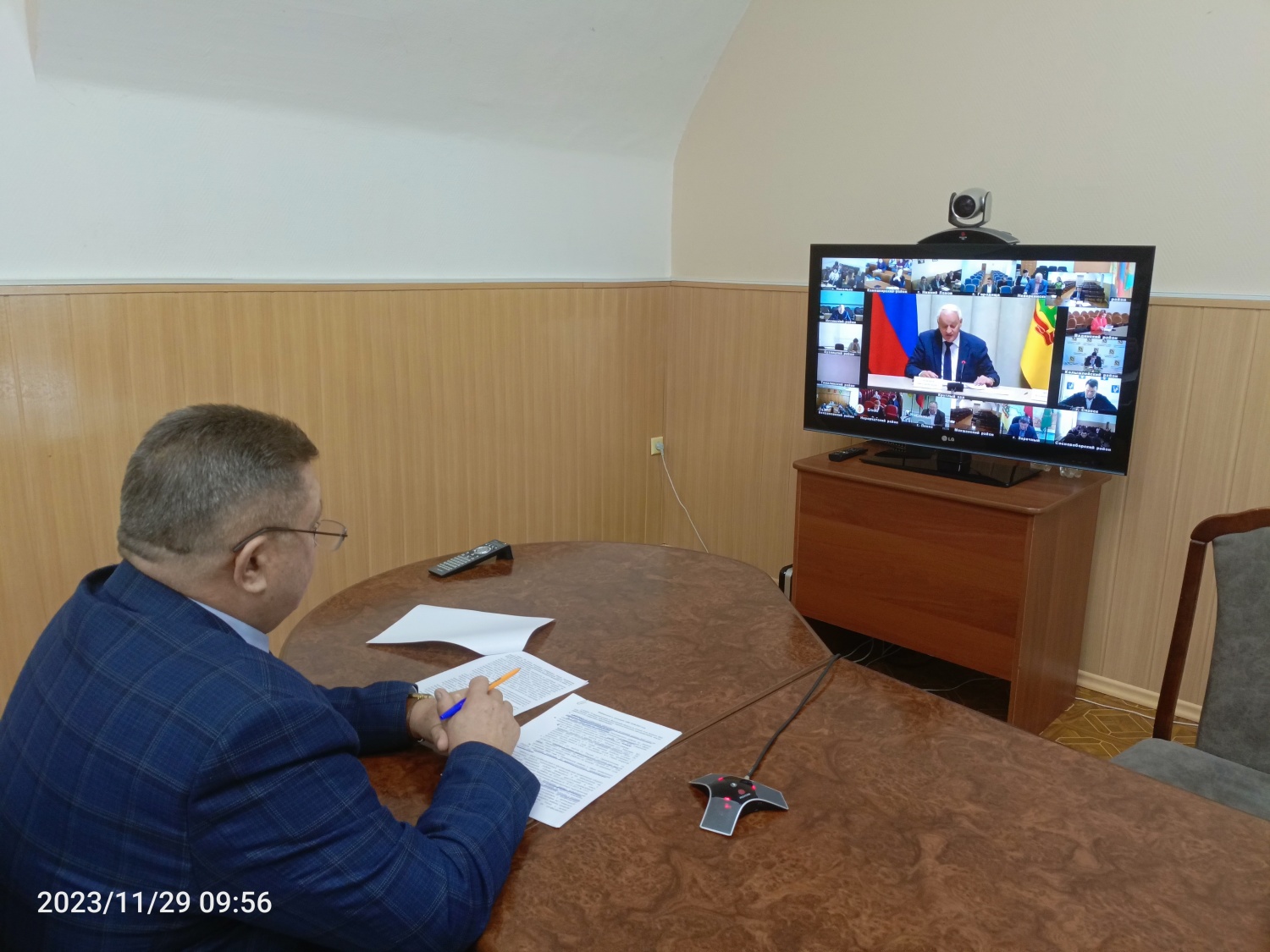29.11.202 года глава Мокшанского района Тихомиров Н.Н. принял участие в заседании антинаркотической комиссии Пензенской области в режиме видеоконференц-связи под председательством председателя Правительства Пензенской области Симонова Н.П. 29.11.202 года глава Мокшанского района Тихомиров Н.Н. принял участие в заседании антинаркотической комиссии Пензенской области в режиме видеоконференц-связи под председательством председателя Правительства Пензенской области Симонова Н.П.