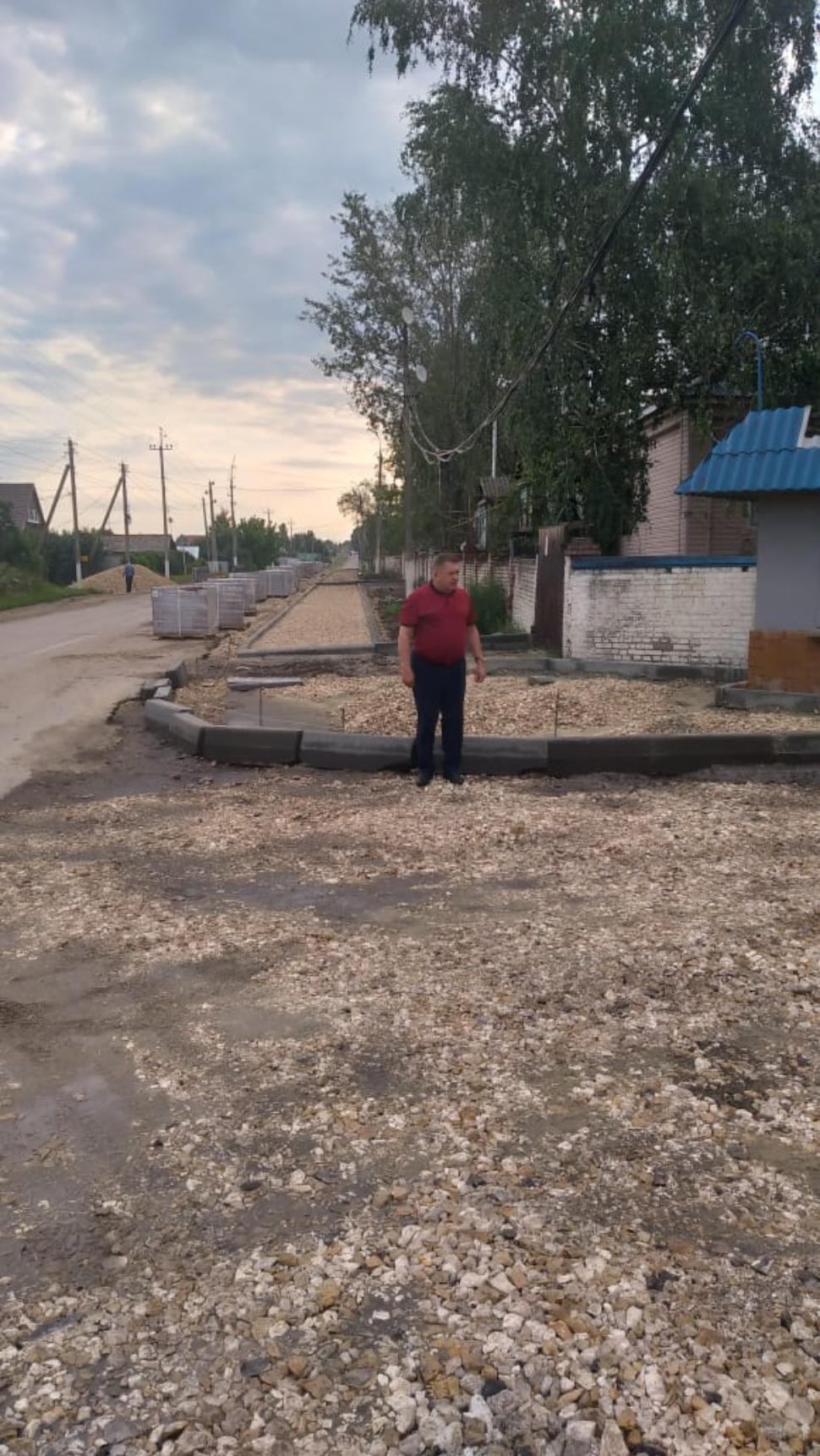 Глава Мокшанского района Н.Н. Тихомиров провел рабочее совещание по благоустройству объекта "Участок улицы Поцелуева" Глава Мокшанского района Н.Н. Тихомиров провел рабочее совещание по благоустройству объекта "Участок улицы Поцелуева"
