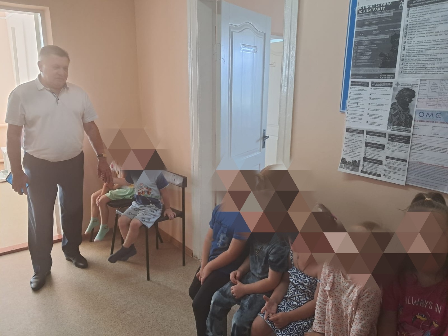 В рамках реализации национальных проектов в сфере здравоохранения глава администрации Мокшанского района Николай Николаевич Тихомиров проверил организацию работы и благоустройство модульных фельдшерско-акушерских пунктов(ФАП) в селах В рамках реализации национальных проектов в сфере здравоохранения глава администрации Мокшанского района Николай Николаевич Тихомиров проверил организацию работы и благоустройство модульных фельдшерско-акушерских пунктов(ФАП) в селах