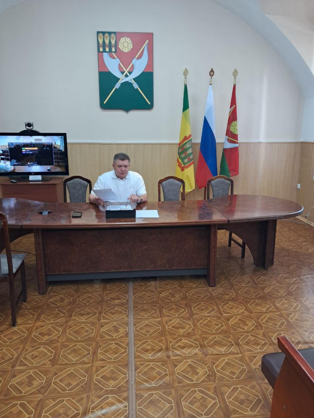 Глава Мокшанского района Николай Тихомиров провел оперативное совещание
