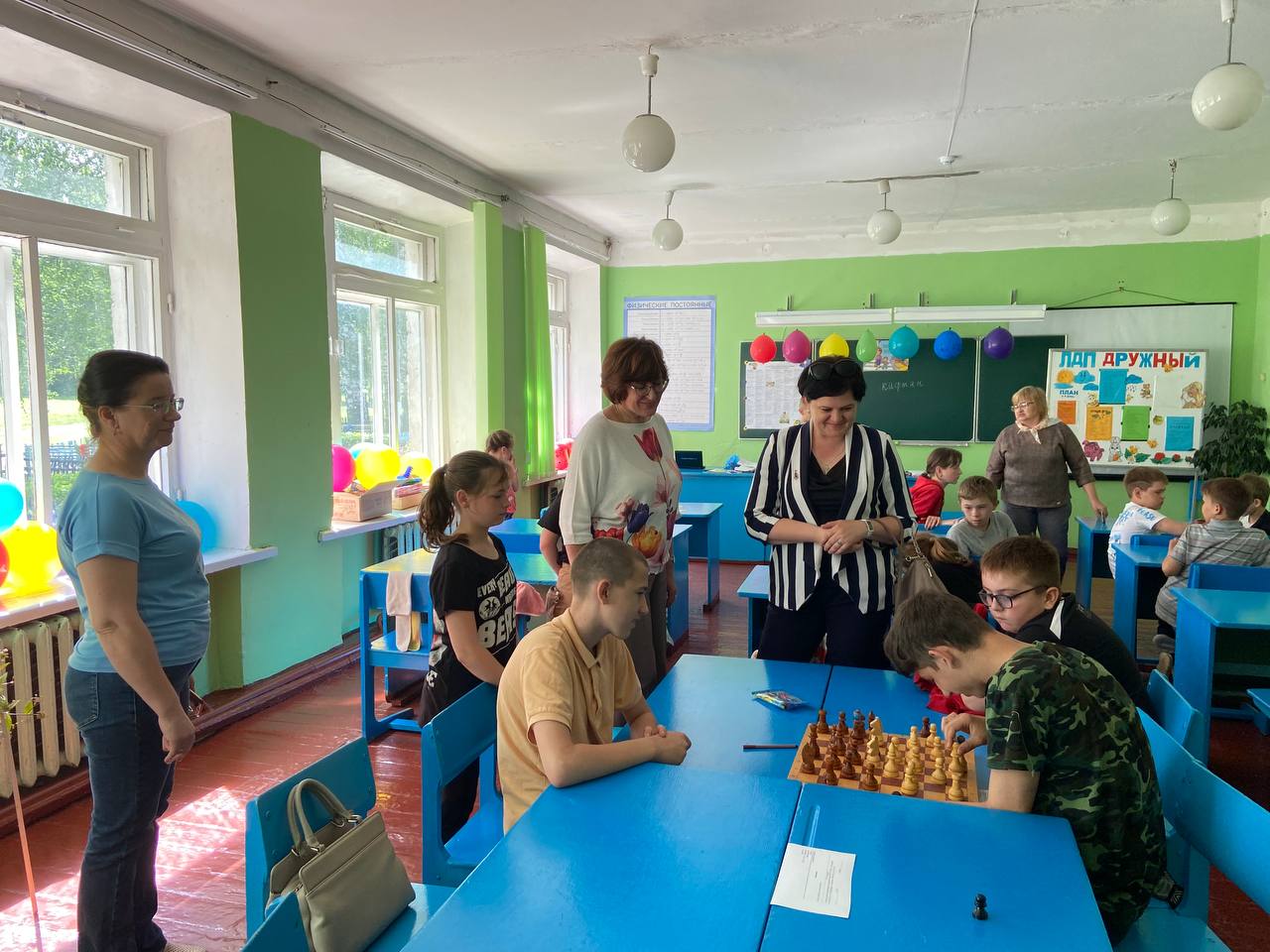 Заместитель главы по социальным вопросам Жучкина Е.В. посетила летний лагерь с. Чернозерье.