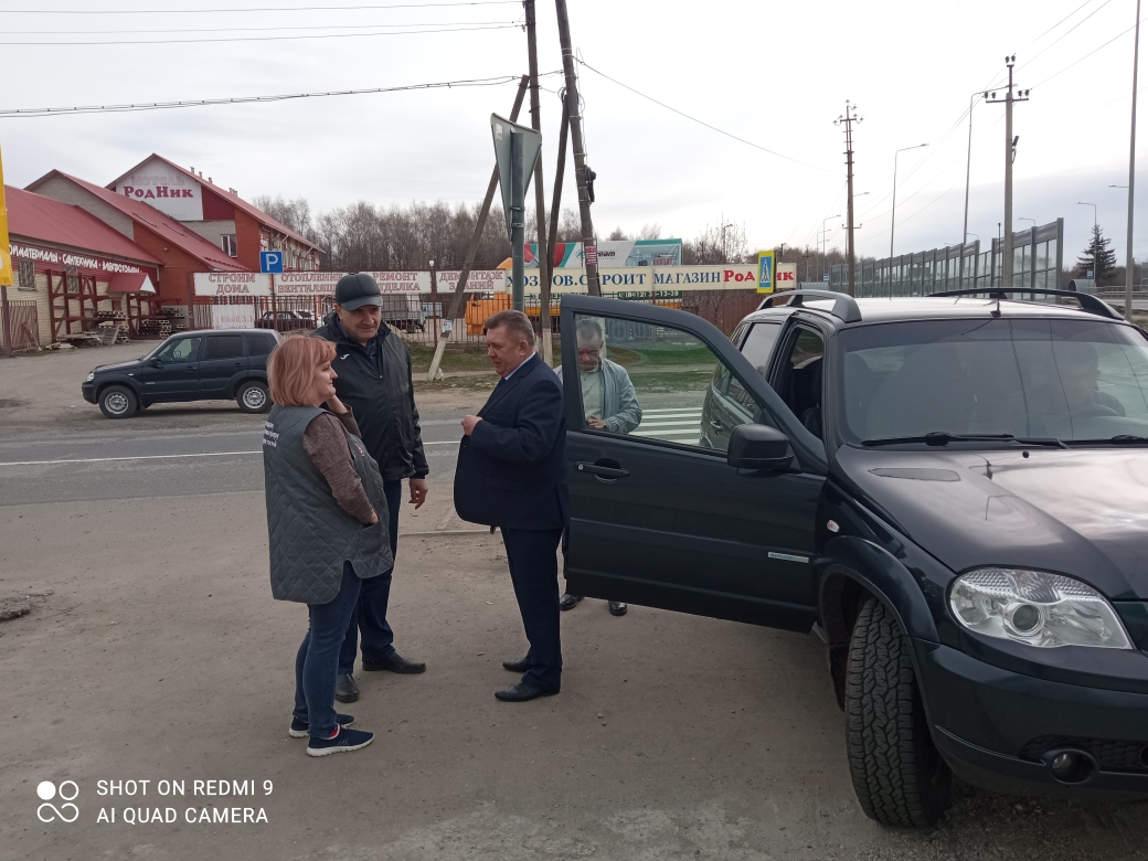 Главой Мокшанского района Н.Н.Тихомировым проведён рейд по благоустройству р.п.Мокшан.