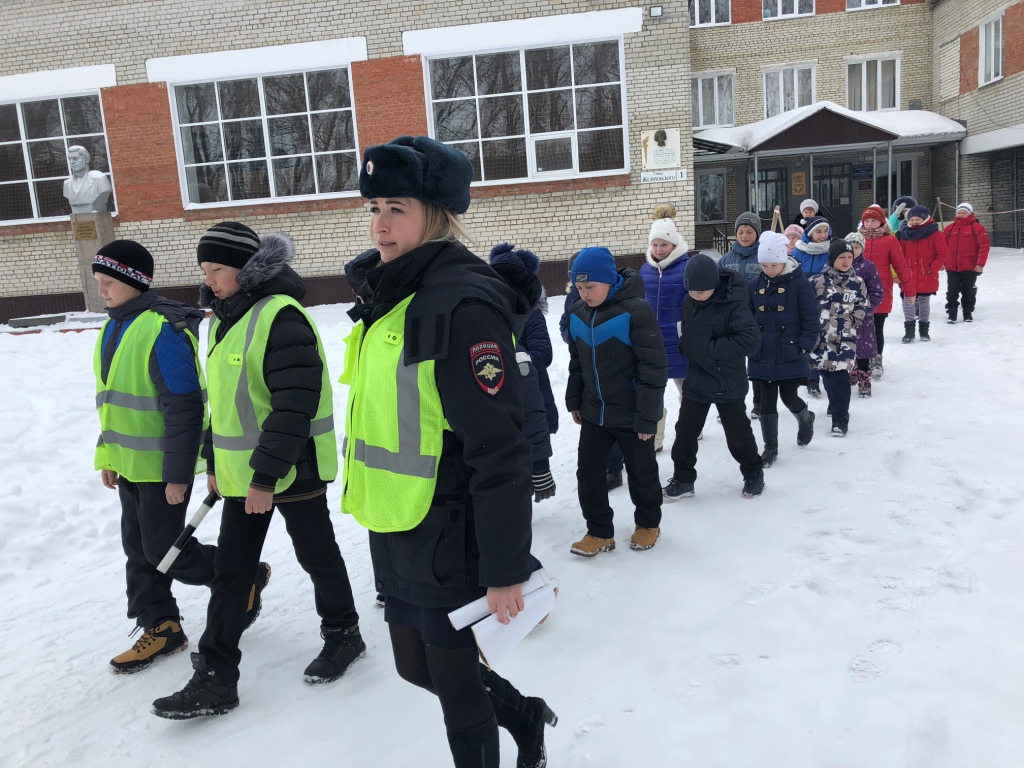 В с. Рамзай были проведены пешие прогулки-занятия среди учеников младших классов В с. Рамзай были проведены пешие прогулки-занятия среди учеников младших классов