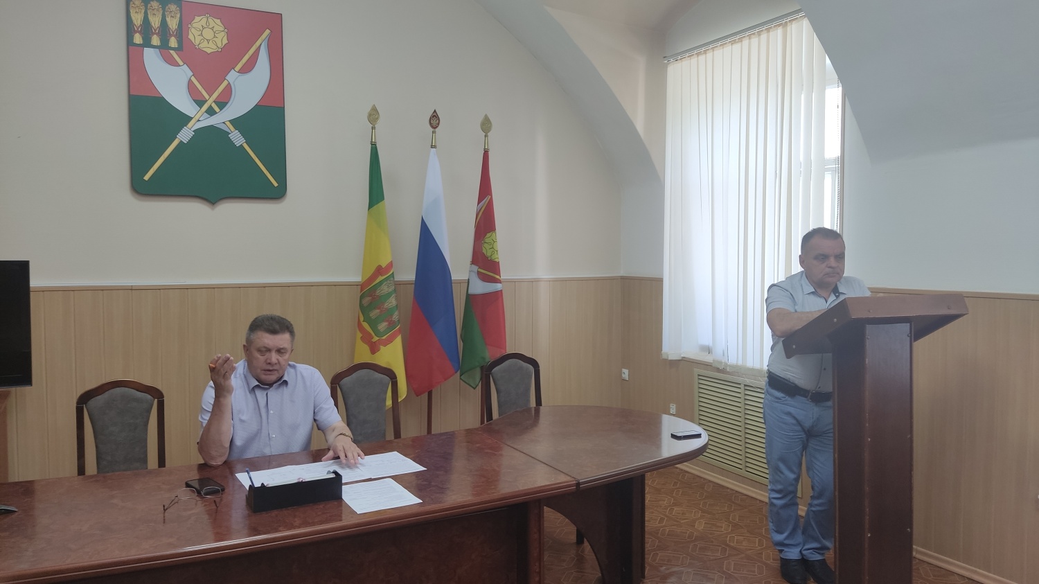 Глава Мокшанского района Н.Н.Тихомиров провел оперативное совещание по вопросам социального характера Глава Мокшанского района Н.Н.Тихомиров провел оперативное совещание по вопросам социального характера
