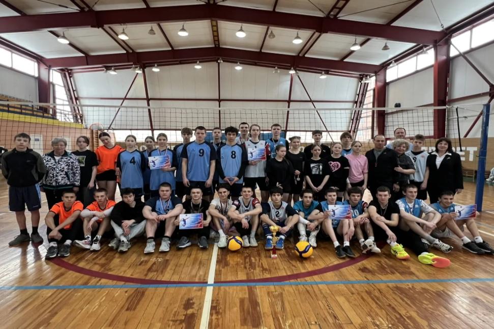 29 января в спортивном зале ФОК р.п. Мокшан состоялись районные соревнования по волейболу среди учащихся