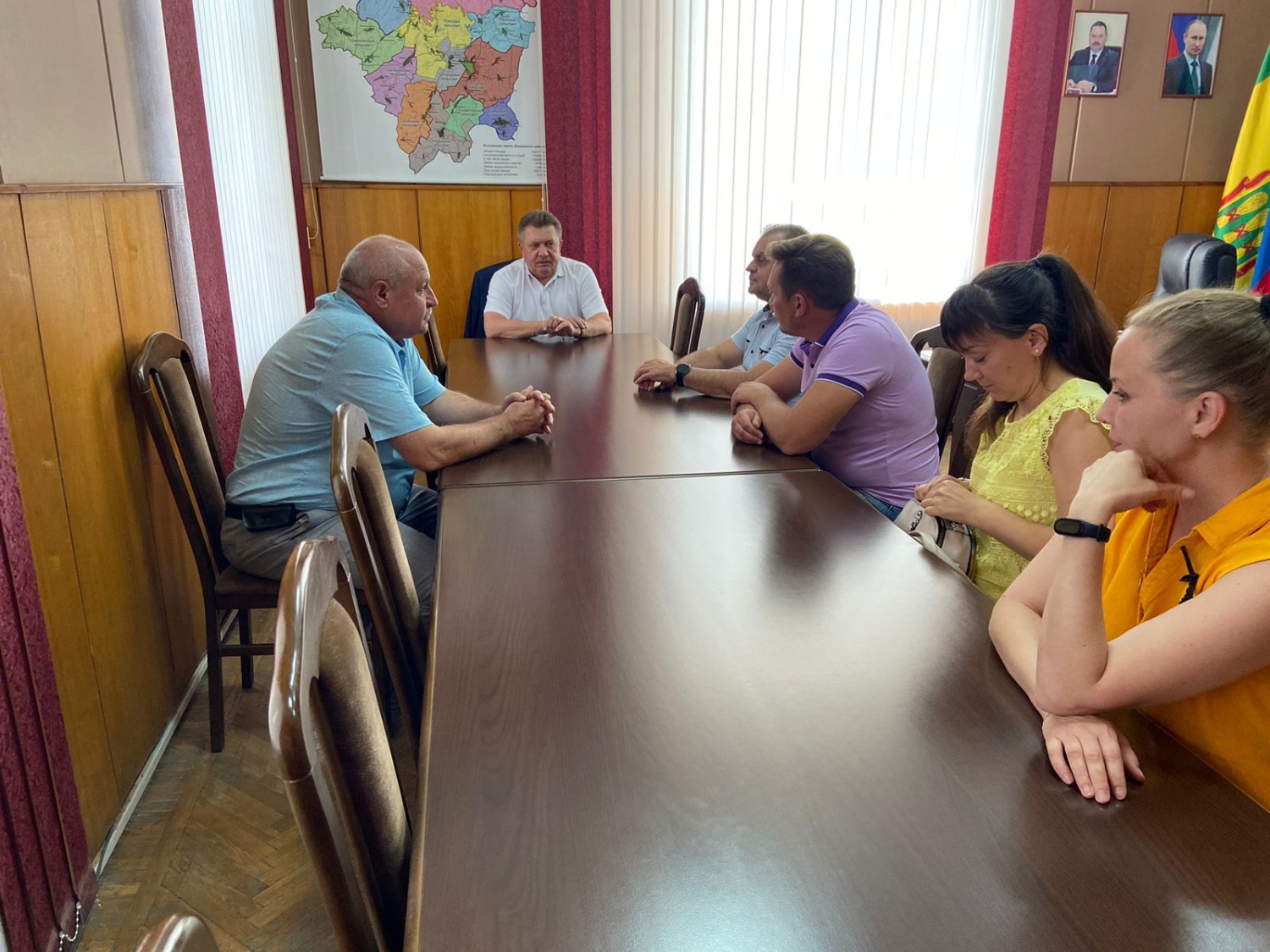 Глава Мокшанского района Н.Н. Тихомиров провел рабочее совещание Глава Мокшанского района Н.Н. Тихомиров провел рабочее совещание