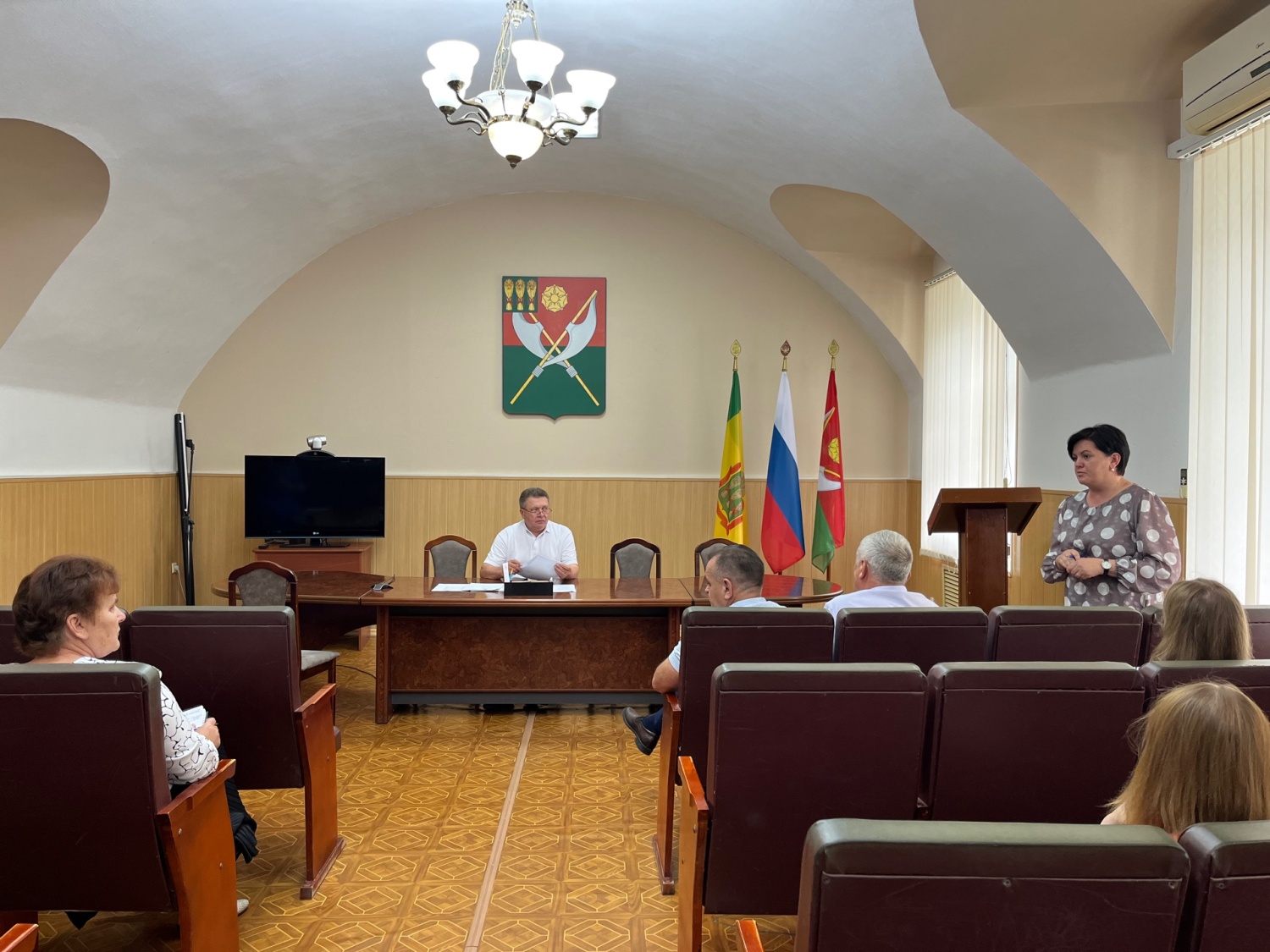 Глава Мокшанского района Н.Н. Тихомиров провел рабочее совещание Глава Мокшанского района Н.Н. Тихомиров провел рабочее совещание