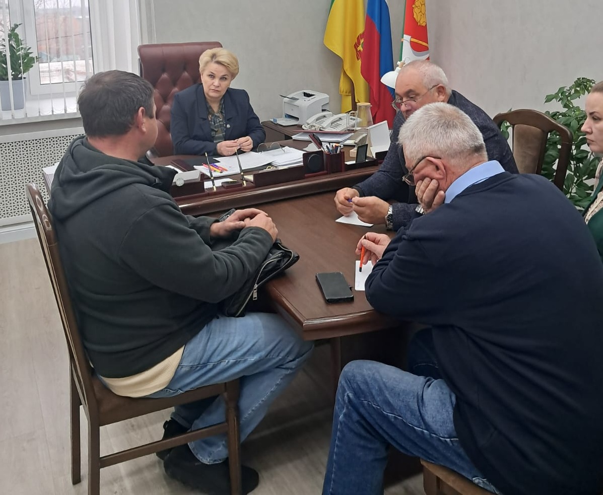 Глава Мокшанского района Алевтина Викторовна Решетченко провела личный прием граждан Глава Мокшанского района Алевтина Викторовна Решетченко провела личный прием граждан