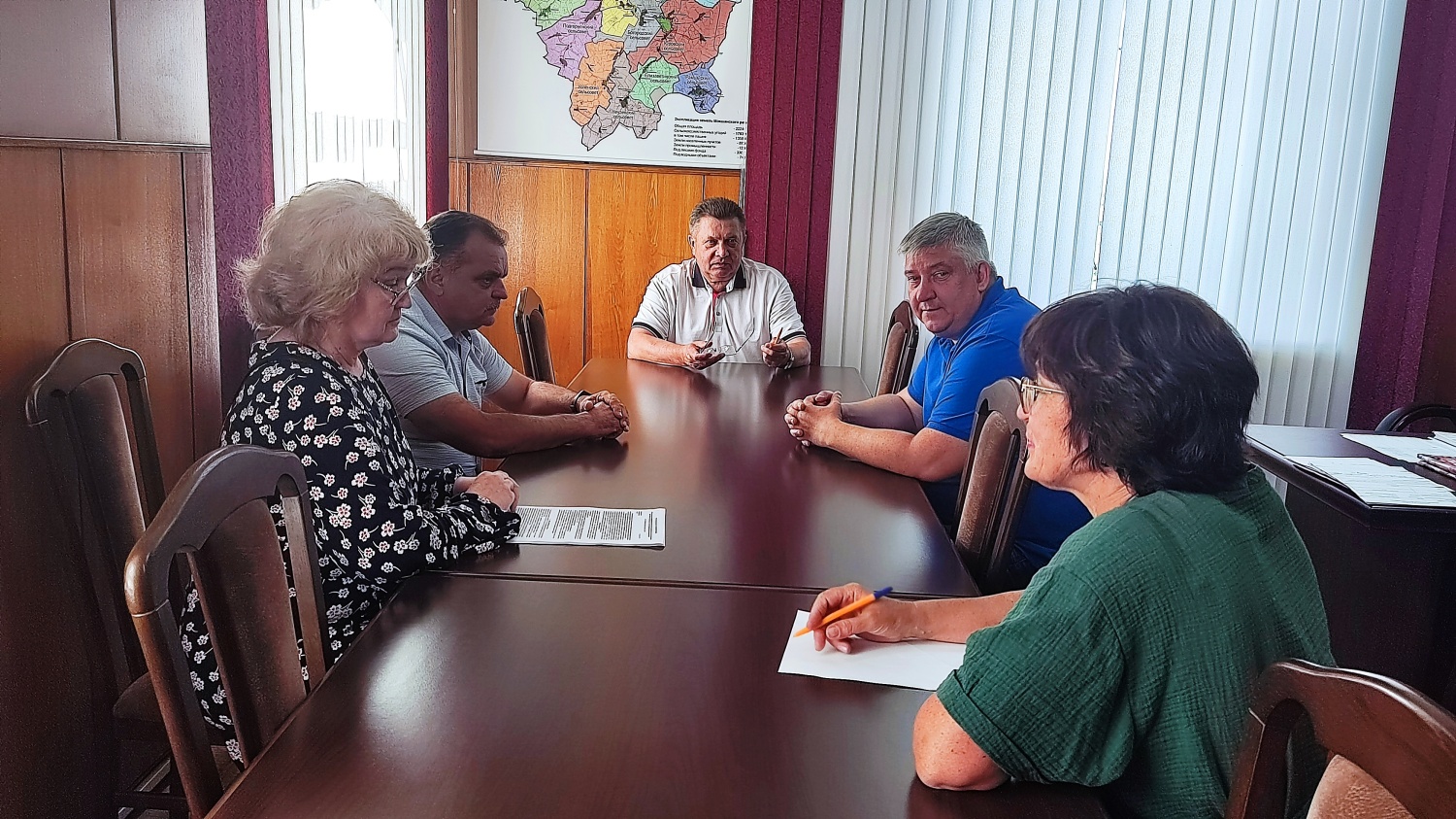 15.08.2023 глава Мокшанского района Н.Н.Тихомиров провел рабочее совещание.