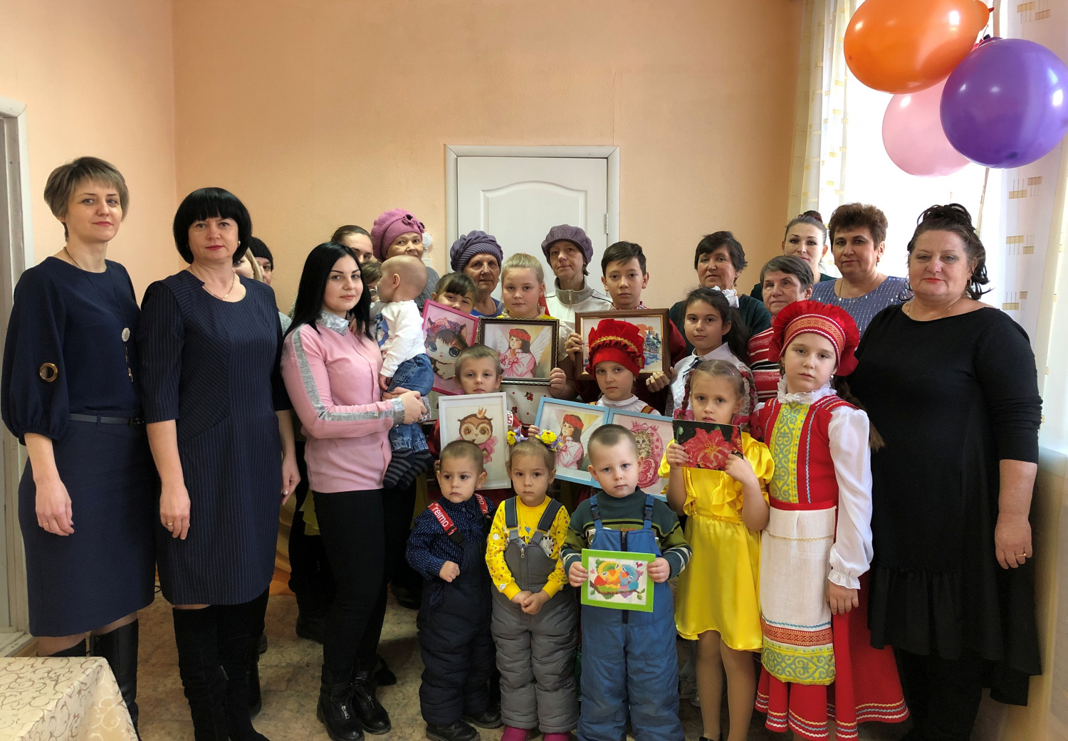 Праздничный огонёк «Святое имя твоё…» посвящённый Дню матери.