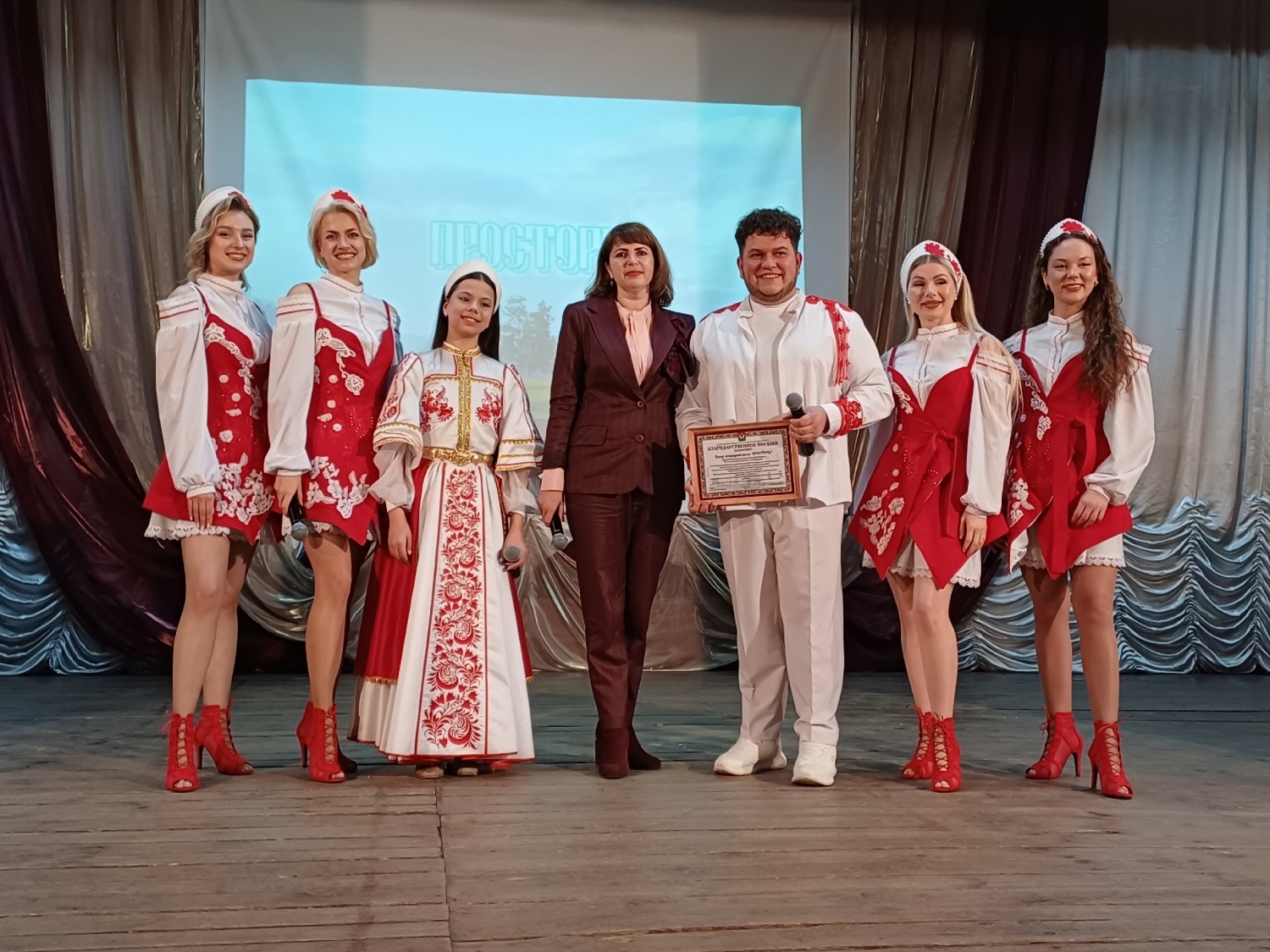  В рамках губернаторского фестиваля «Творческие встречи» в Мокшане прошла концертная программа «Просторы»