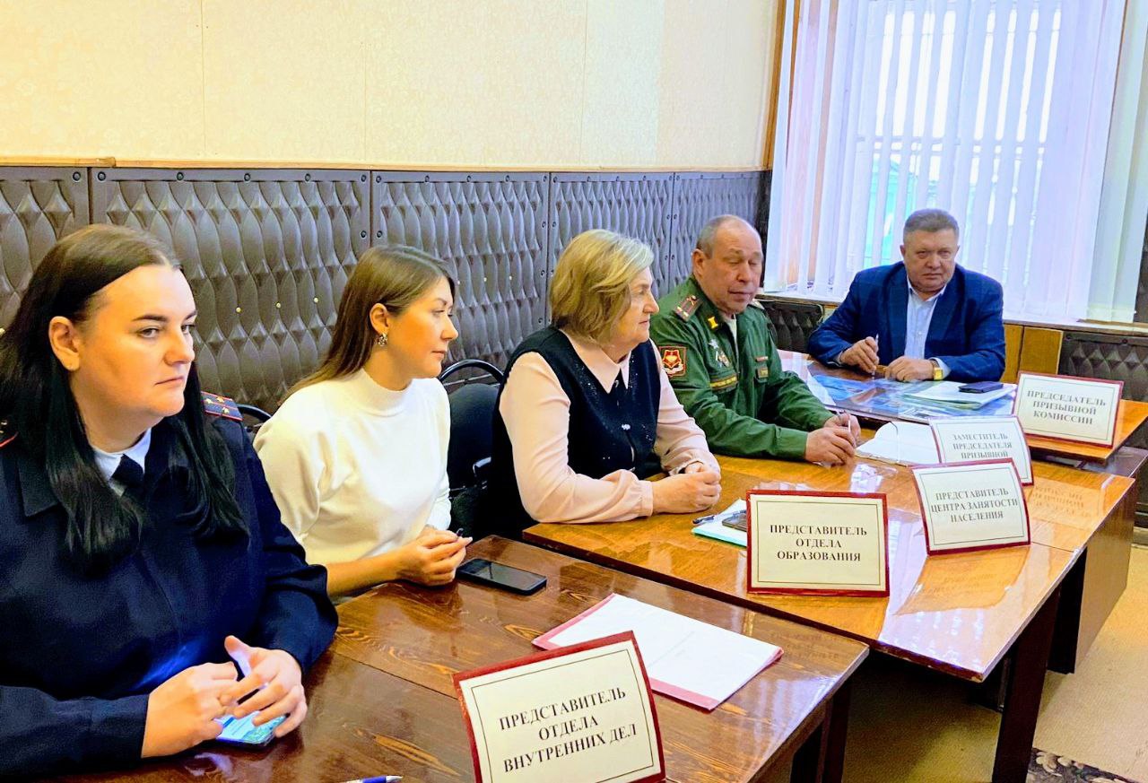 27.11 2023 года, провели заседание призывной осенней комиссии Мокшанского района