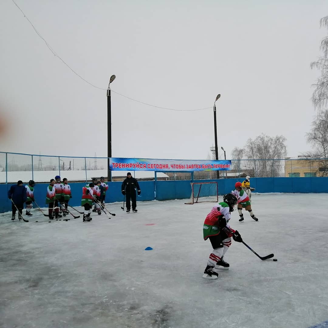 В Пензенской области состоялся смотр-конкурс на лучшую организацию работы плоскостных спортивных сооружений (хоккейные и ледовые площадки), которые функционировали в зимний период 2020-2021 годов. В Пензенской области состоялся смотр-конкурс на лучшую организацию работы плоскостных спортивных сооружений (хоккейные и ледовые площадки), которые функционировали в зимний период 2020-2021 годов.
