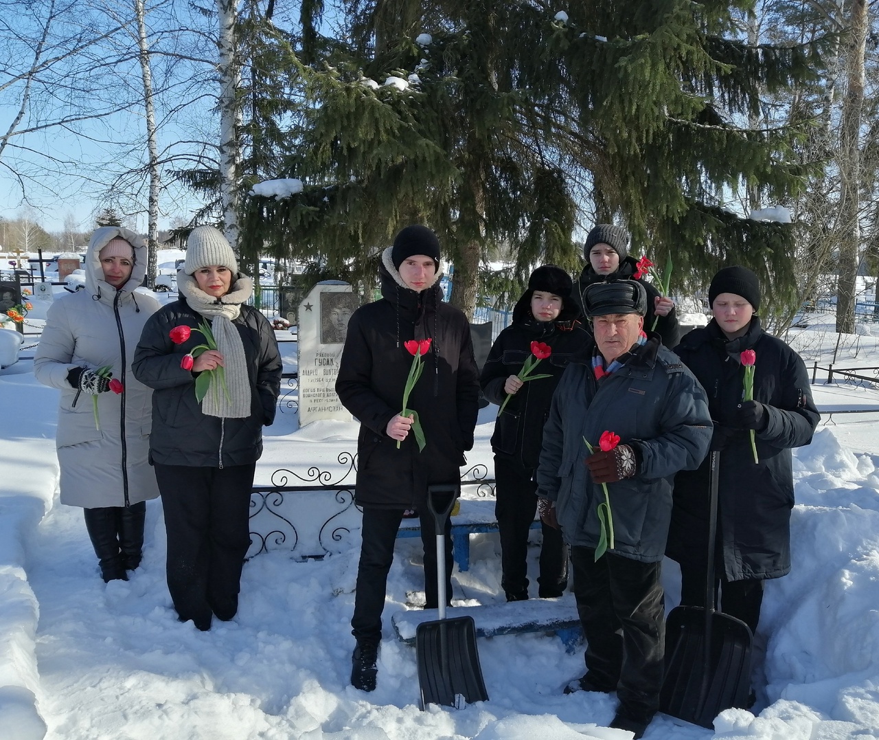 В МУЗЕЕ ОРГАНИЗОВАЛИ АКЦИЮ "КРАСНЫЙ ТЮЛЬПАН" В ПАМЯТЬ О ПОГИБШИХ В АФГАНИСТАНЕ В МУЗЕЕ ОРГАНИЗОВАЛИ АКЦИЮ "КРАСНЫЙ ТЮЛЬПАН" В ПАМЯТЬ О ПОГИБШИХ В АФГАНИСТАНЕ