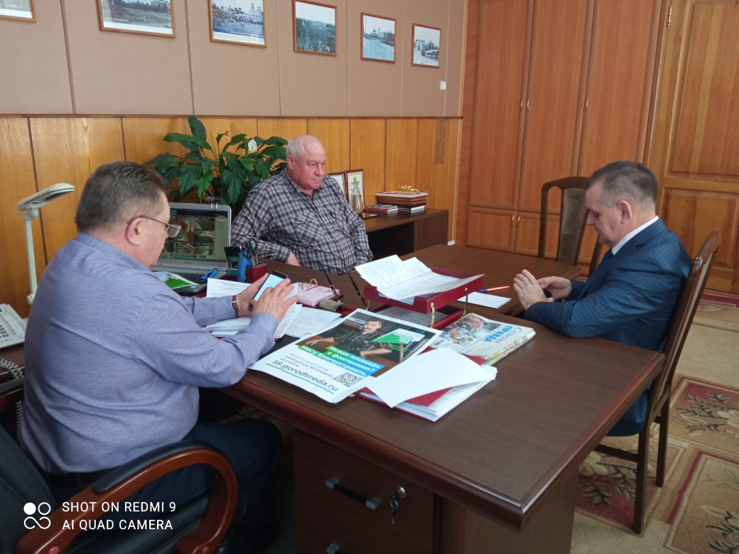 Глава Мокшанского района осуществляет мониторинг голосования программы "ФКГС" Глава Мокшанского района осуществляет мониторинг голосования программы "ФКГС"
