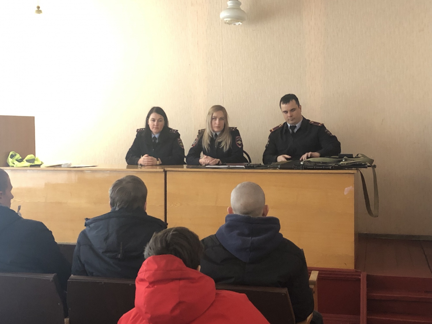 В рамках всероссийской акции «Студенческий десант» учащихся познакомили с работой ОМВД России по Мокшанскому району. 