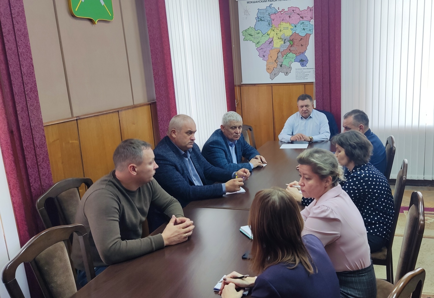 Глава Мокшанского района провел совещание