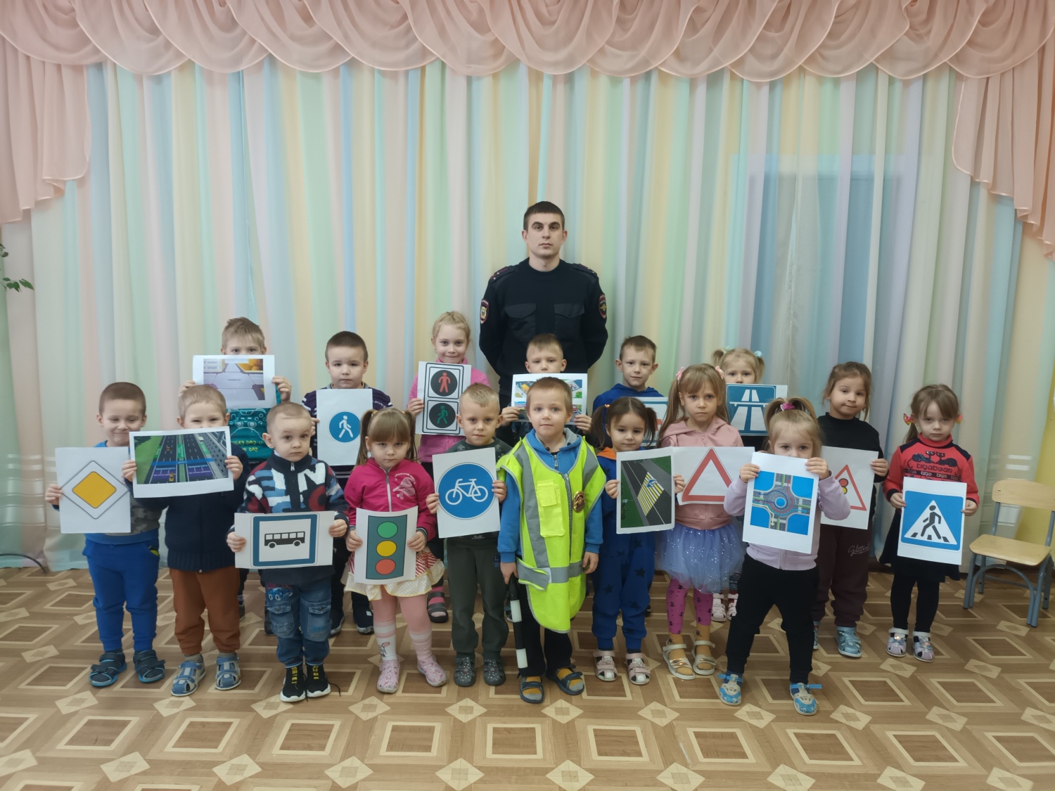 Автоинспекторы Мокшанского района провели мероприятие под названием «Азбука безопасности» 