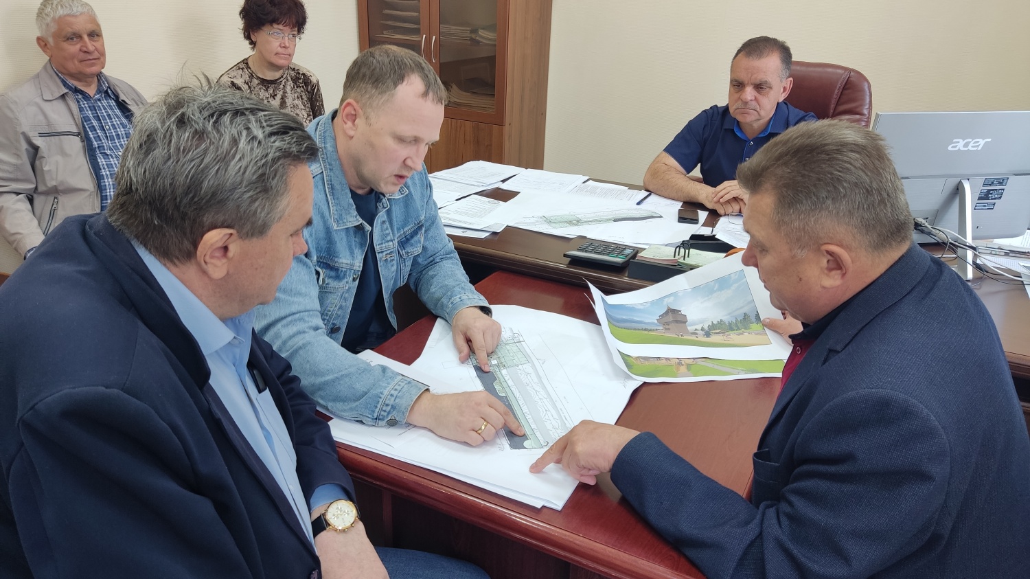 22 мая 2023 года глава Мокшанского района Николай Тихомиров провел рабочую встречу с руководителем  ООО "Архитектура и строительство".