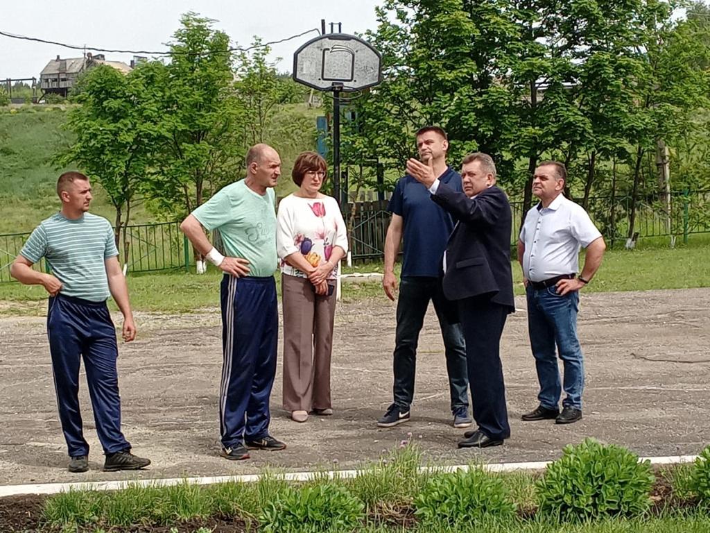 Глава Мокшанского района Н.Н.Тихомиров объехал общеобразовательных организаций Мокшанского района 