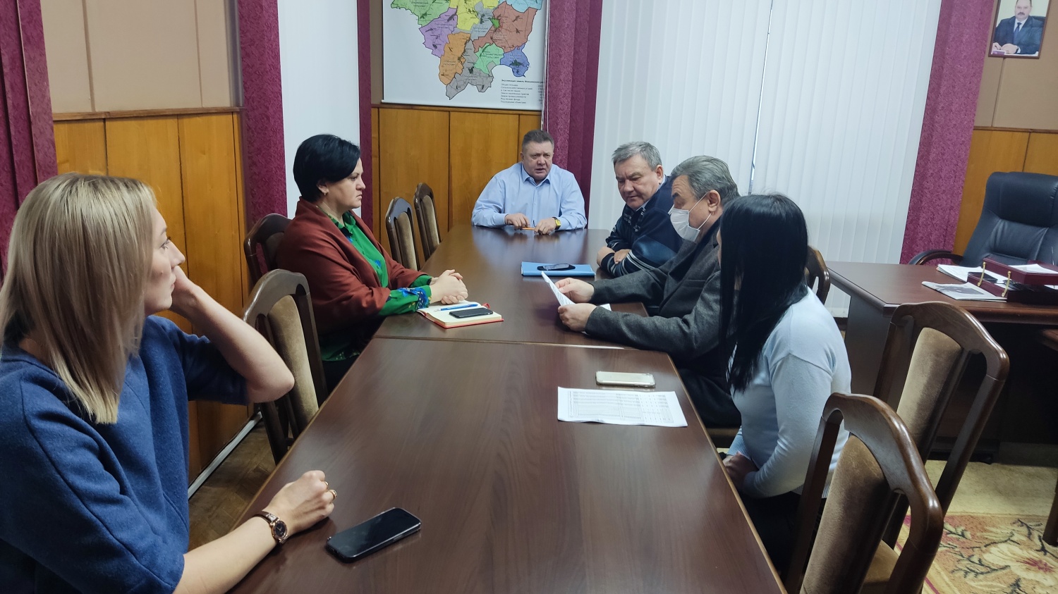 Глава Мокшанского района Н.Н.Тихомиров провел совещание по вопросу реконструкции сторожевой башни в р.п.Мокшан.