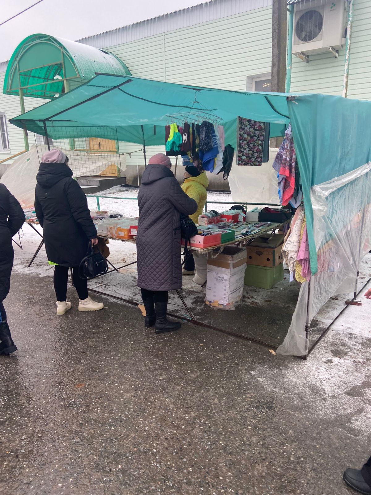 Проведен рейд по сезонной ярмарке Мокшанского района
