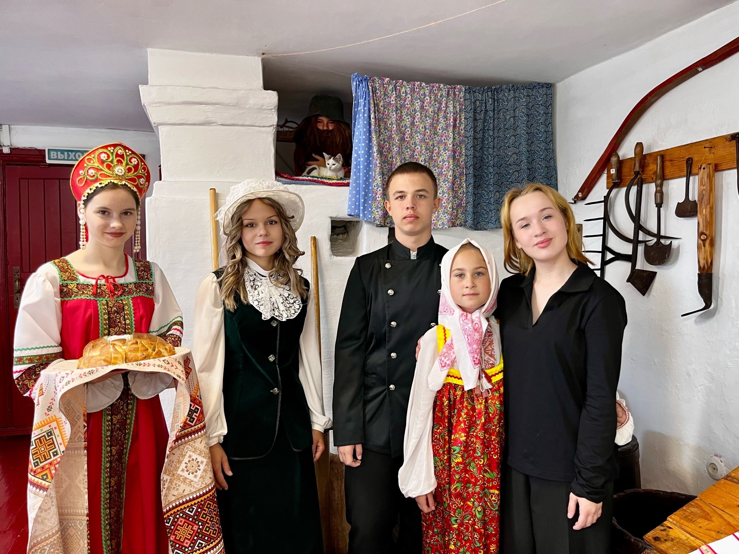 Экскурсионная группа турагентства "Беркут" посетила дом- музей Малышкина