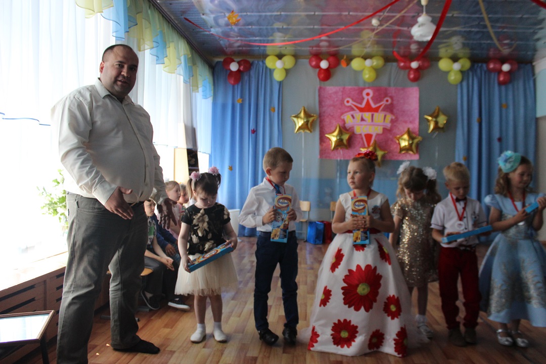 Мокшанский район: Алексей Елисеев поздравил выпускников детского сада