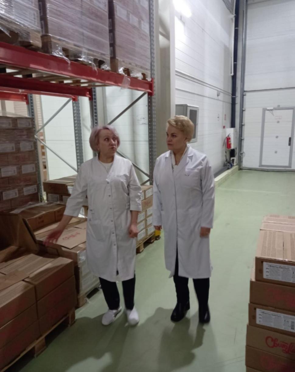 Глава Мокшанского района Решетченко А.В. посетила кондитерскую фабрику «Свит Лайф»