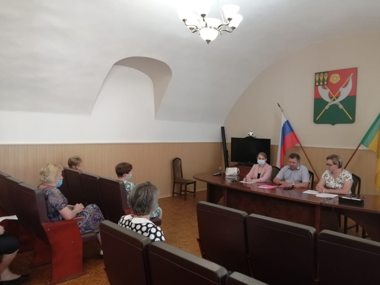 08.07.2021 года на очередном заседании комиссии по делам несовершеннолетних и защите их прав  было рассмотрено Представление прокуратуры Мокшанского района «Об устранении нарушений законодательства об основах системы профилактики безнадзорности