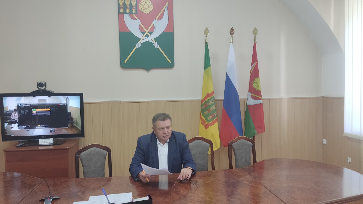 Глава Мокшанского района Н.Н.Тихомиров провел оперативное совещание Глава Мокшанского района Н.Н.Тихомиров провел оперативное совещание