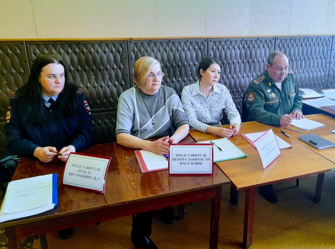 Глава Мокшаского района Тихомиров Н.Н. провел заседание комиссии по весенней призывной кампании 2024.