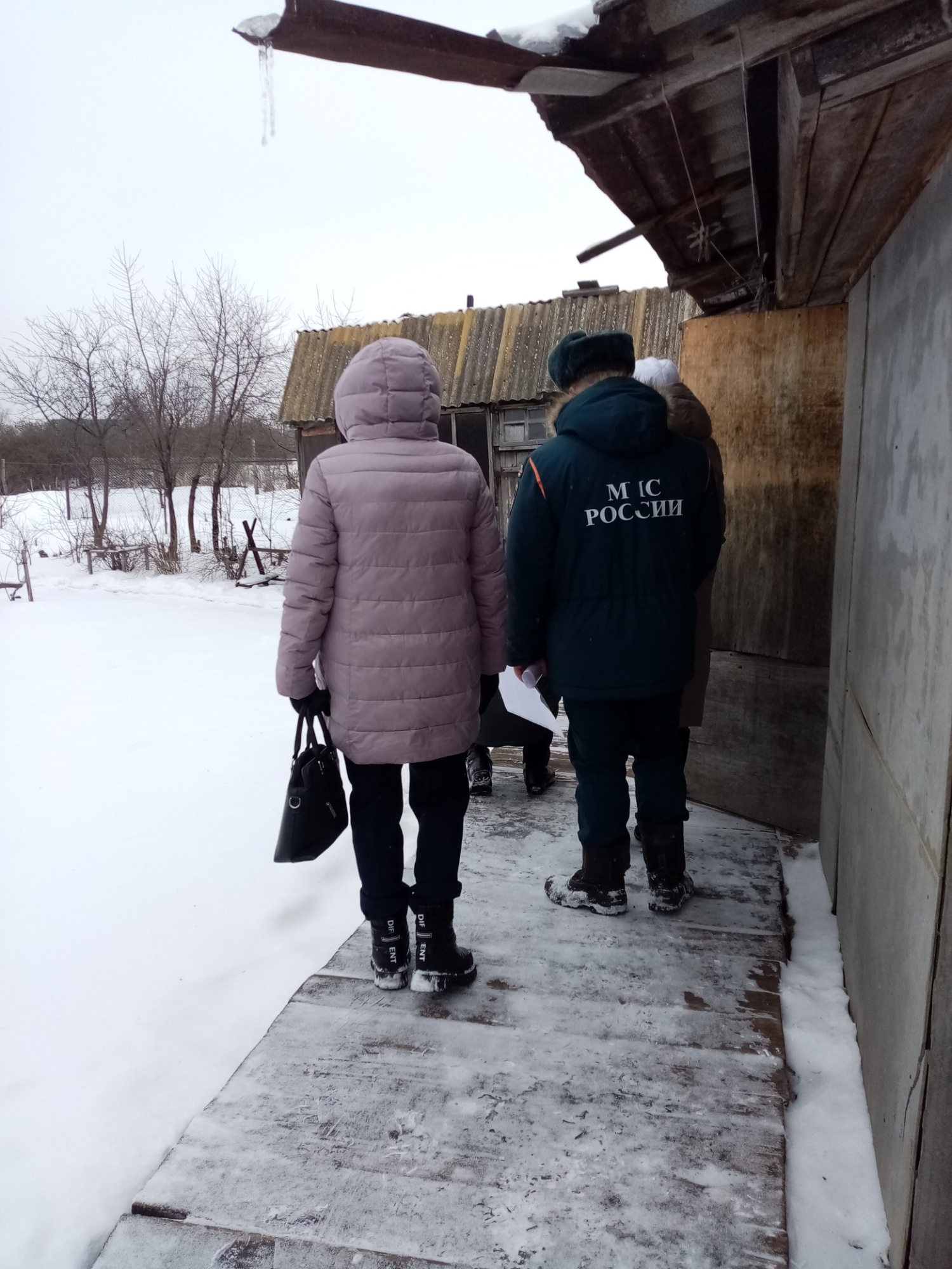 Оперативной группой по мониторингу пожароопасной обстановки в жилом секторе и проведению разъяснительной работы среди населения в области пожарной обстановки на территории Мокшанского района Оперативной группой по мониторингу пожароопасной обстановки в жилом секторе и проведению разъяснительной работы среди населения в области пожарной обстановки на территории Мокшанского района