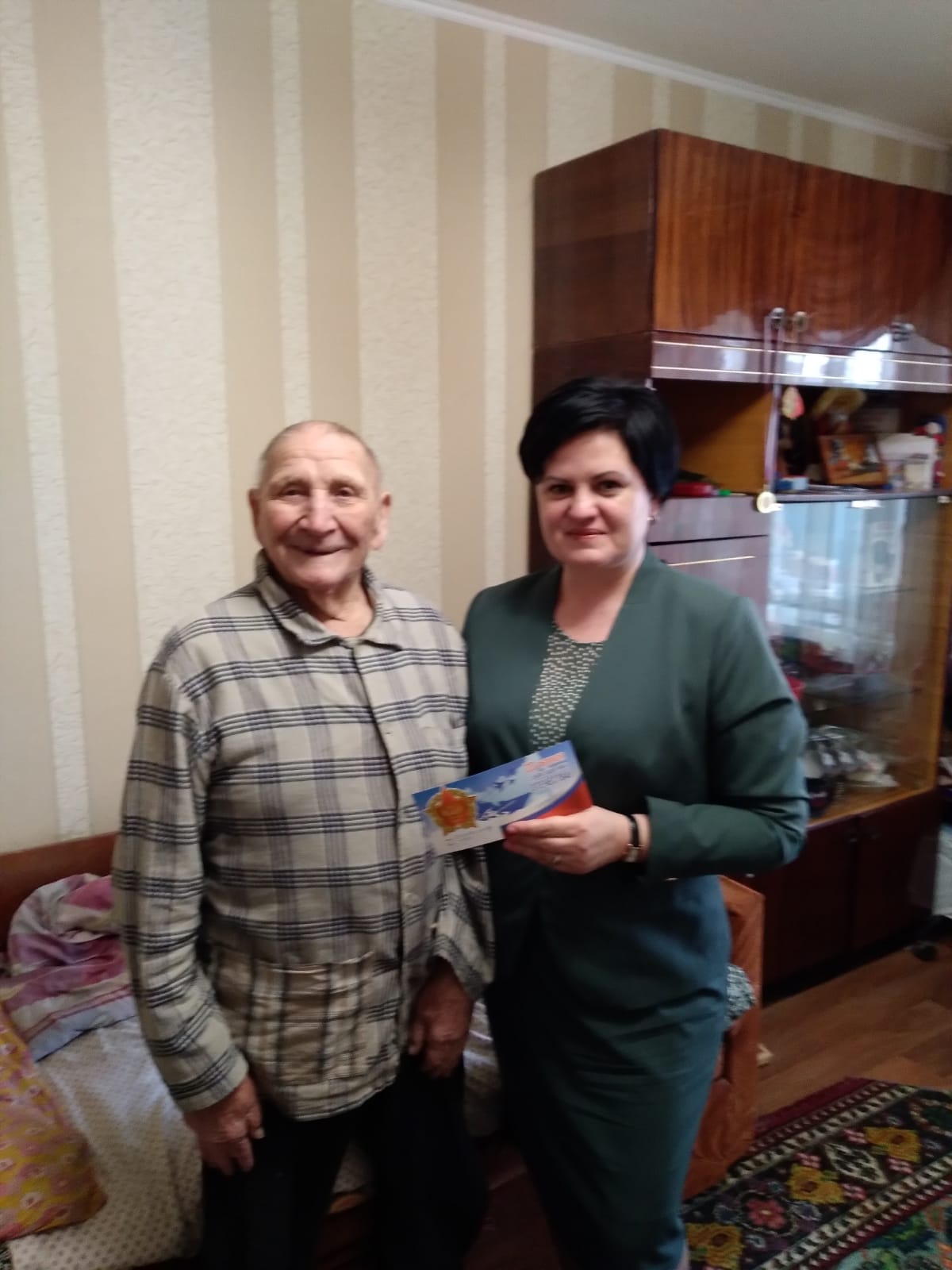 Поздравили ветеранов Великой Отечественной войны Поздравили ветеранов Великой Отечественной войны