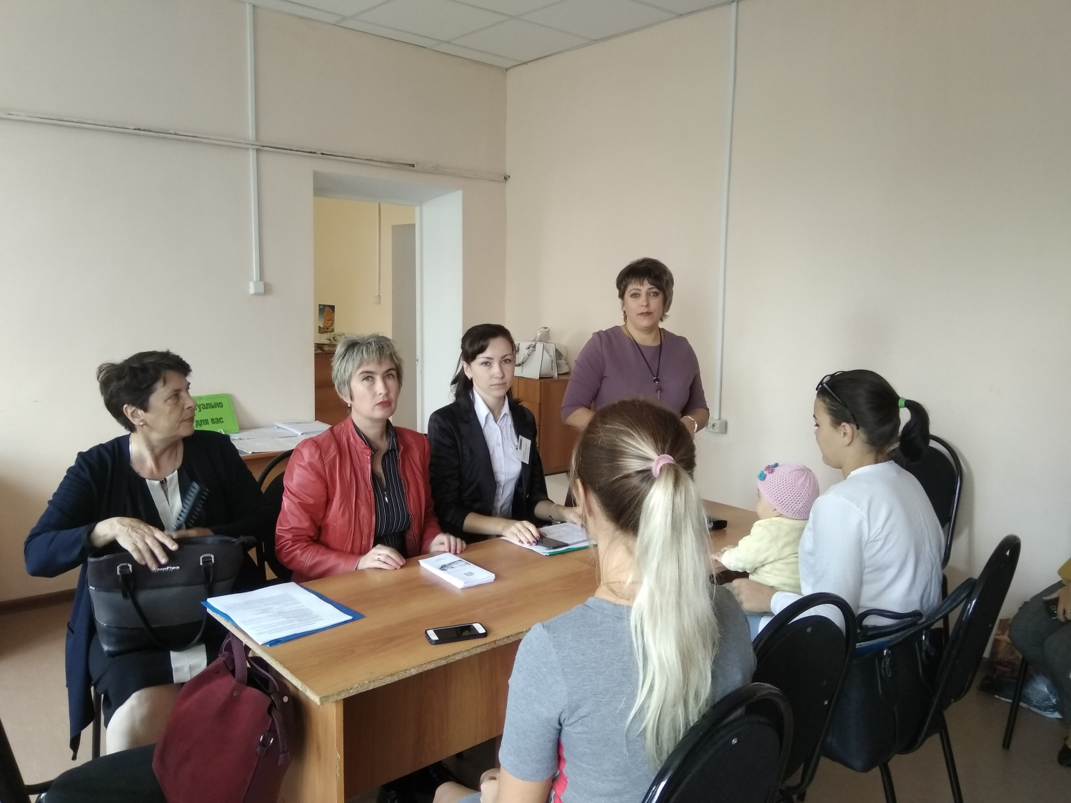 Состоялась встреча специалистов УСЗН администрации Мокшанского района с гражданами Состоялась встреча специалистов УСЗН администрации Мокшанского района с гражданами