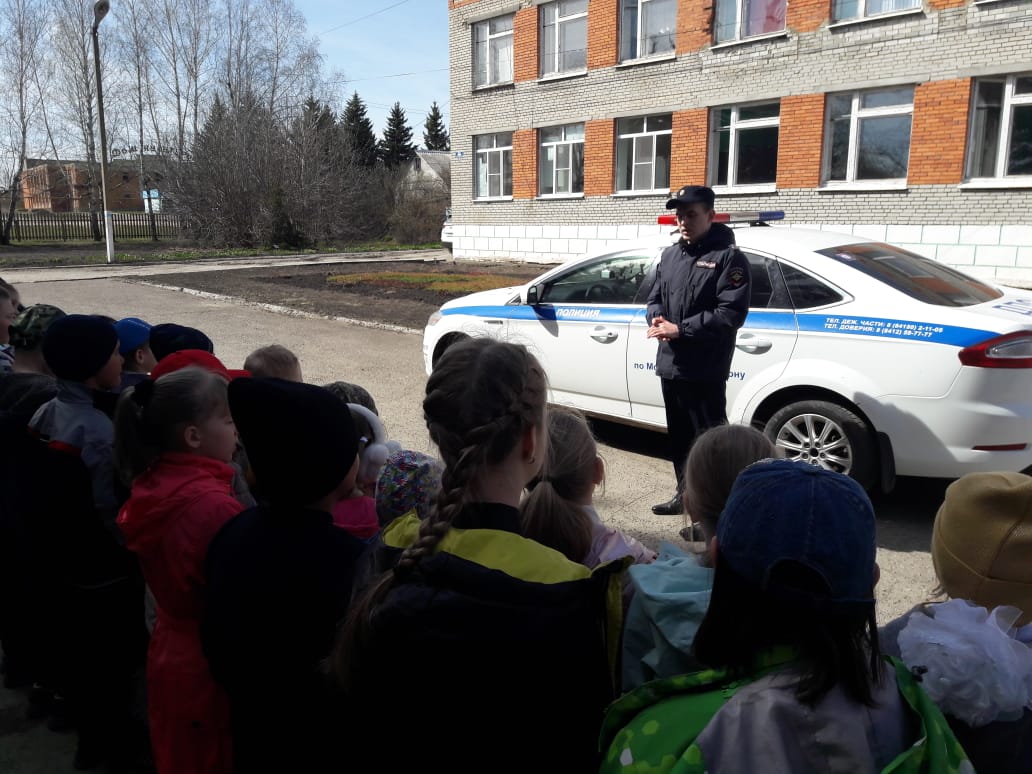 «В гостях у полиции». В Мокшанском районе автоинспекторы провели День открытых дверей «В гостях у полиции». В Мокшанском районе автоинспекторы провели День открытых дверей