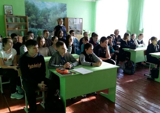 Сотрудники ГИБДД  провели профилактическую беседу в школе на тему безопасности дорожного движения в МБОУ ООШ с. Богородское