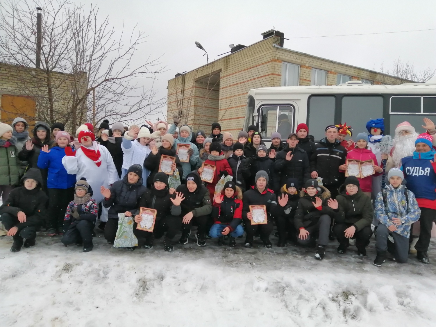 В рамках Декады спорта и здоровья 4 января в Мокшанском районе прошла акция «Зимние забавы». В рамках Декады спорта и здоровья 4 января в Мокшанском районе прошла акция «Зимние забавы».