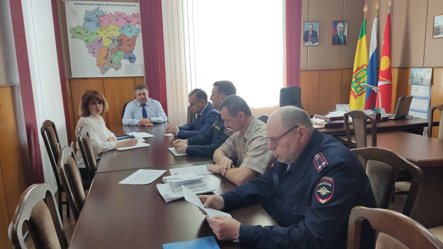 Глава Мокшанского района провел оперативное совещание
