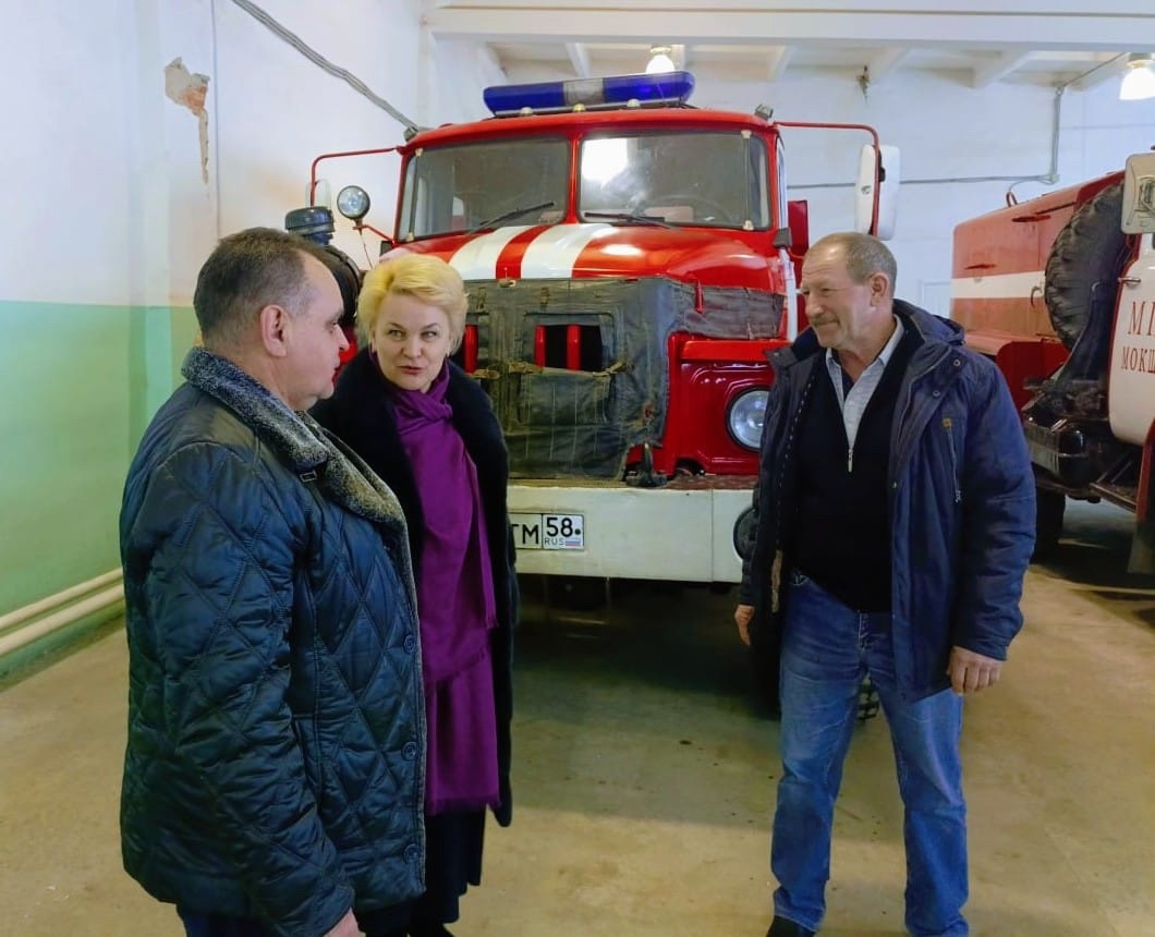 Исполняющий полномочия главы Мокшанского района Решетченко А.В.совместно с первым заместителем главы администрации Мокшанского района Кривенковым С.В. посетила предприятия жилищно-коммунального хозяйства Мокшанского района.