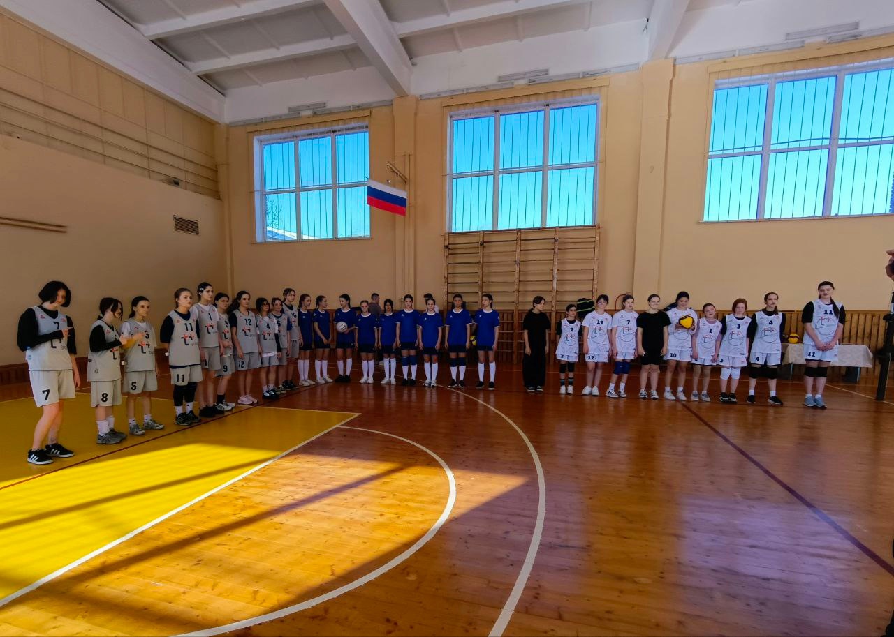 Первенство района по волейболу среди девушек состоялось в ДЮСШ р.п. Мокшан 6 марта.