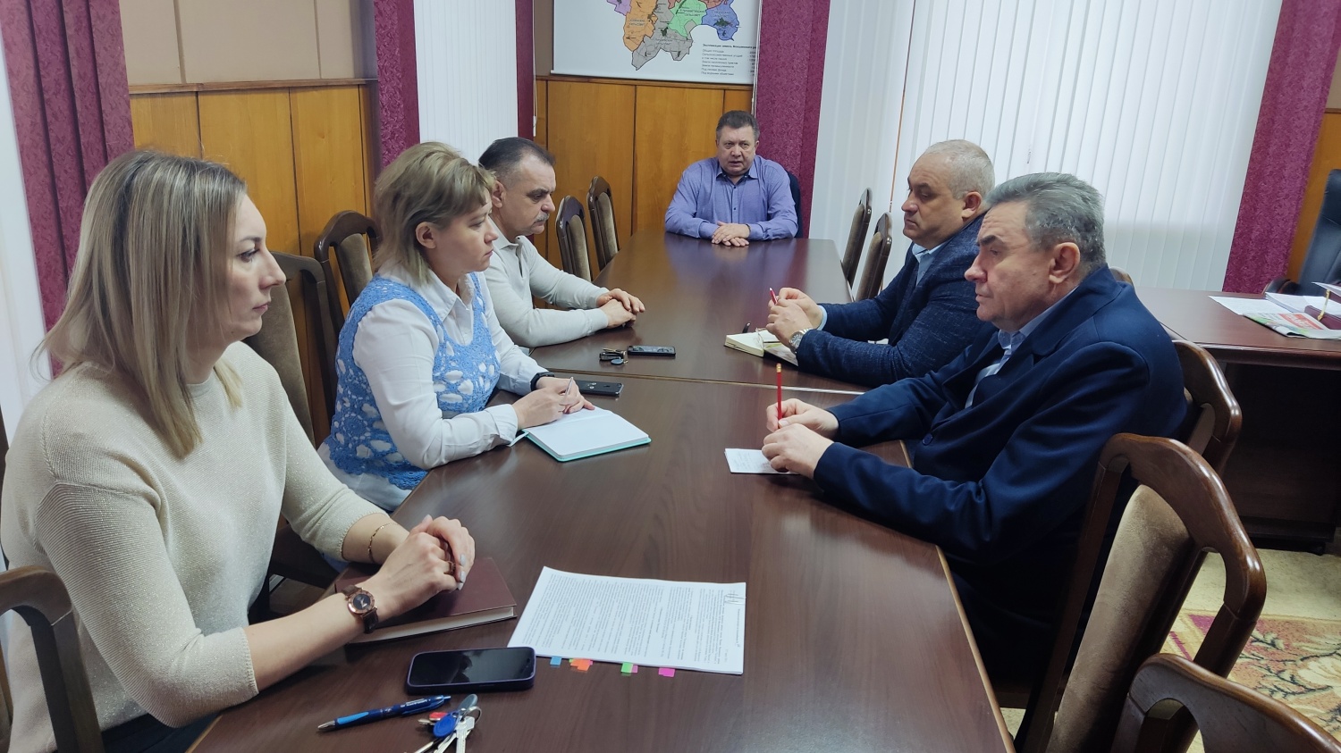 В четверг, 30 марта 2023 года, Н.Н.Тихомиров провел еженедельное совещание с заместителями, начальниками отделов администрации района. В четверг, 30 марта 2023 года, Н.Н.Тихомиров провел еженедельное совещание с заместителями, начальниками отделов администрации района.